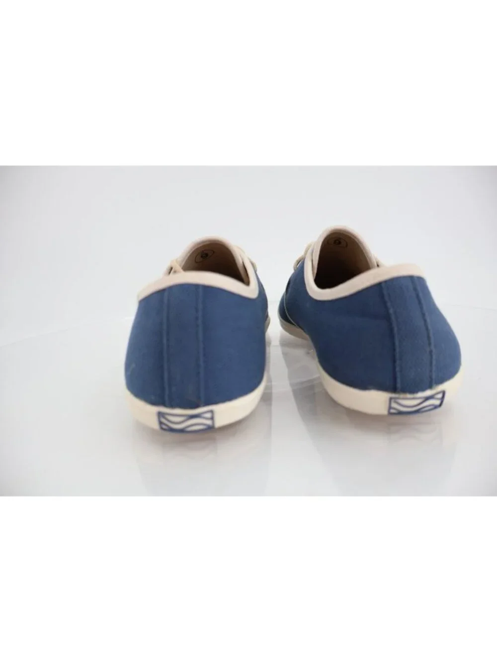 Soludos Women's Sneaker Size 9 Blue Canvas Lace Up Casual Shoe Pointed